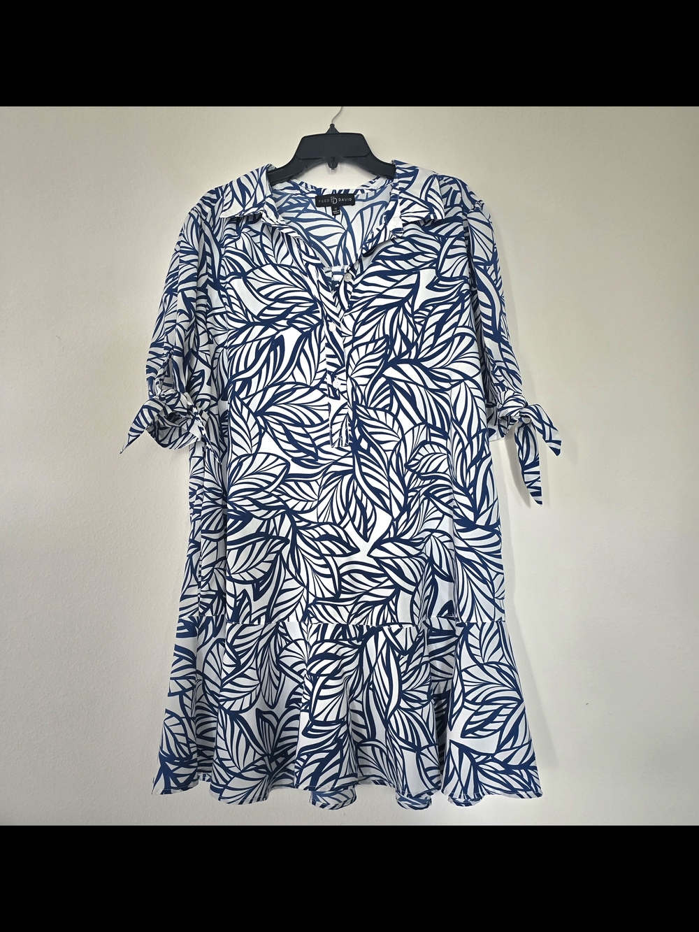 Fred David White and Navy Leaf-Print Mini Dress